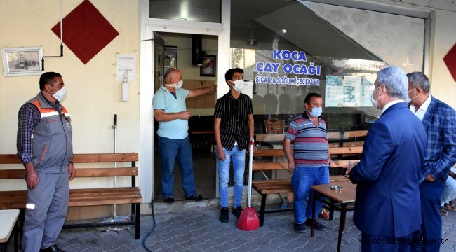 Kırşehir Valisi Akın: "Zorunlu olmadıkça aile ziyaretlerini askıya almak lazım"