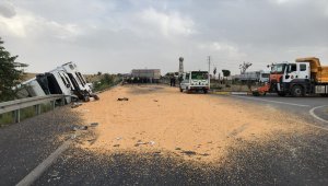 Konya'da çarpışan iki tırın şoförlerinden biri hayatını kaybetti 