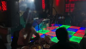 Konya'da Kovid-19 tedbirlerine uymayan eğlence mekanındaki 75 kişiye ceza kesildi