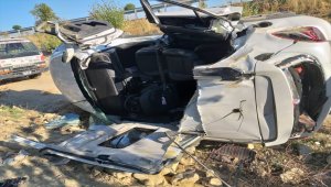 Konya'da otomobil şarampole devrildi: 2 yaralı