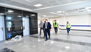 Mamak Belediye Başkanı Köse, Mamak Eğitim ve Araştırma Hastanesi'nin inşaatında incelemede bulundu