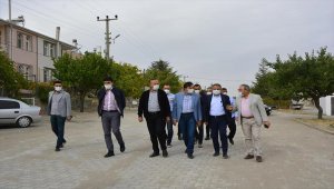 Mucur'da yol yenileme ve çevre düzenleme çalışmaları devam ediyor