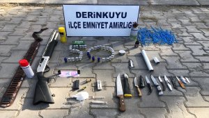 Nevşehir'de bir otomobilde otomatik tüfek, mermi ve uyuşturucu bulundu
