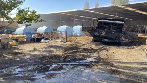 Niğde'de büyükbaş hayvan çiftliğinde yangın
