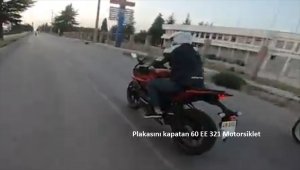 Polisin "dur" ihtarına uymayıp kaçan motosiklet sürücülerine ceza 
