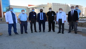 Sivas Numune Hastanesinde çevre düzenlemesine başlandı 