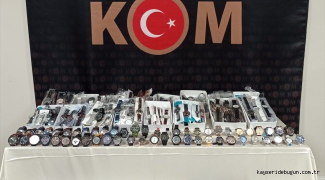 Sivas Asayiş Haberi: Sivas'ta gümrük kaçağı 485 adet kol saati ele geçirildi
