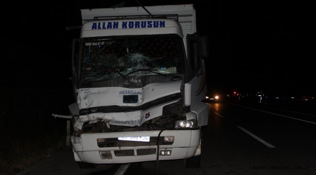 Sivas'ta kamyon ile traktör çarpıştı: 1 ölü, 3 yaralı 