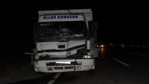 Sivas'ta kamyon ile traktör çarpıştı: 1 ölü, 3 yaralı 