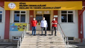 Sivaslı genç yeteneklerden sınav stresini azaltan yazılım: e-Biyosınav
