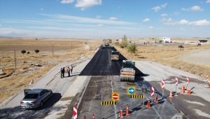 Tomarza-Kayseri yoluna Malatya yoluna kadar sıcak seriliyor