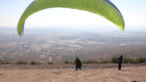 Üreğil Mahallesi yamaç paraşütçülerinin akınına uğradı