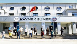 Uzaktan eğitimle YKS'ye hazırlıyorlar, dil öğretiyorlar