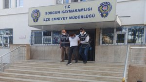 Yozgat'ta kuyumcuya sahte altın satmaya çalışan 2 şüpheli yakalandı