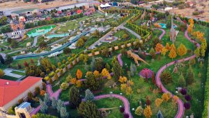 "80 Binde Devr-i Alem Parkı" sonbaharda da ziyaretçilerini ağırlıyor 