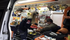 Aksaray'da otomobil ile kamyonet çarpıştı: 5 yaralı