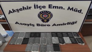 Akşehir'de gümrük kaçağı 29 telefon ele geçirildi