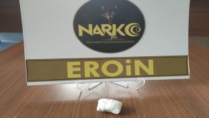 Akşehir'de otostop çeken şüpheli uyuşturucuyla yakalandı
