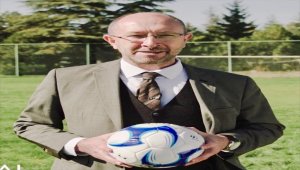 AÜ, eski öğrencisinin görev yaptığı Mardin'deki okula malzeme desteği sağladı