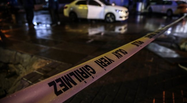 Başkentte otomobilde silahlı saldırıya uğrayan 2 kişi yaralandı 