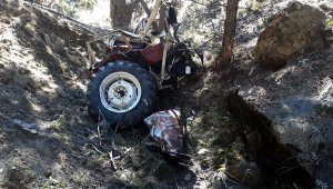 Beypazarı'nda traktör uçuruma devrildi: 2 ölü