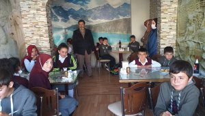 BİMDER'den öğrencilere kışlık kıyafet desteği