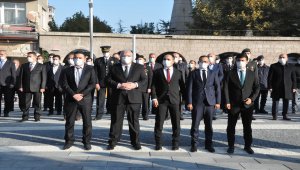 Büyük Önder Atatürk'ü anıyoruz