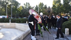 Büyük Önder Atatürk'ü anıyoruz