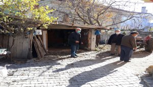 Çankırı'da düştüğü traktörün altında kalan sürücü öldü