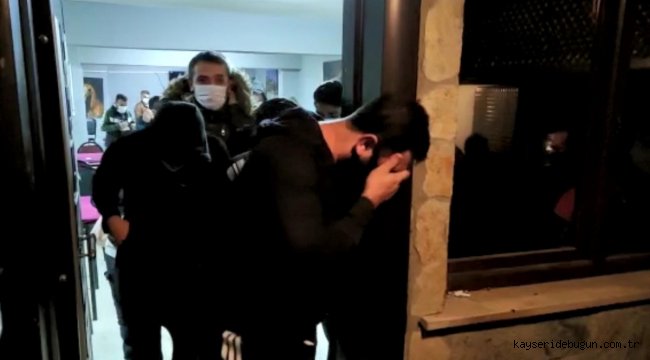 Eskişehir'de Kovid-19 tedbirlerine uyulmayan dernekteki 24 kişiye para cezası

