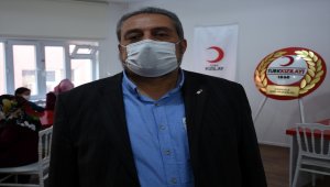 Kadınlar "altın bilezik" olarak gördükleri bir meslek sahibi olmak için kursa katılıyor