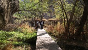 Kapadokya'nın gözbebeği Ürgüp'teki Gomeda Vadisi doğa tutkunlarını ağırlıyor