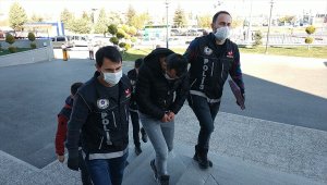 Karaman'da uyuşturucu operasyonunda yakalanan 2 zanlıdan biri tutuklandı