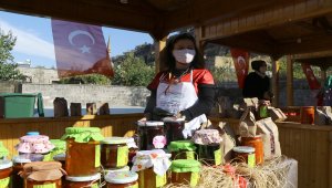 Kayseri'de kadın üretici pazarı açıldı