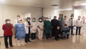 Kayseri'de Kovid-19 tedavisi gören AK Parti Genel Başkan Yardımcısı Özhaseki ve eşi taburcu edildi