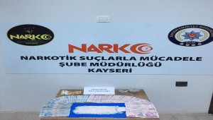 Kayseri'de otomobilin yakıt deposunda uyuşturucu ele geçirildi 