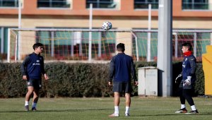 Kayserispor Teknik Direktörü Samet Aybaba: "Galatasaray maçıyla çıkışa geçmek istiyoruz"