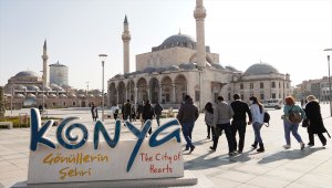 Keçiörenliler Hoşgörü Günü'nde Mevlana Türbesi'ni gezdi 