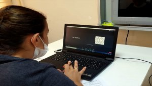 Kırşehir'de 675 öğrenci, 78 veli ve 45 öğretmene bilinçli teknoloji kullanımı eğitimi verildi