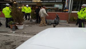 Konya'da masaya servis isteyen müşterilerle garson arasında çıkan kavgada 2 kişi yaralandı