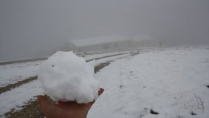 Konya'ya mevsimin ilk karı yağdı