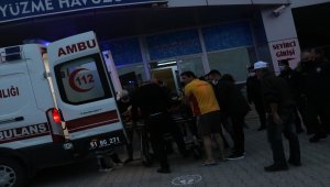 Niğde'de havuzda boğulma tehlikesi yaşayan genç hastaneye kaldırıldı