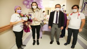 Prematüre olarak dünyaya geldi, 21 yıl sonra hemşiresiyle buluştu