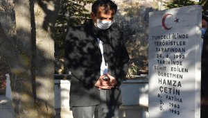 Şehit öğretmen Hamza Çetin mezarı başında anıldı