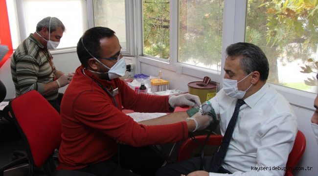 Seydişehir Belediye Başkanı Tutal kan bağışında bulundu