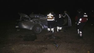 Sivas'ta otomobil devrildi: 3 yaralı 