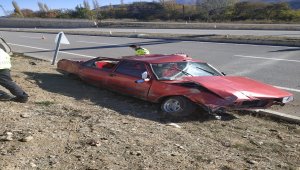 Sivas'ta otomobil devrildi: 4 yaralı 