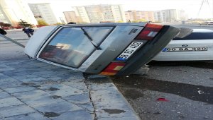 Sivas'ta otomobiller çarpıştı: 1 yaralı 