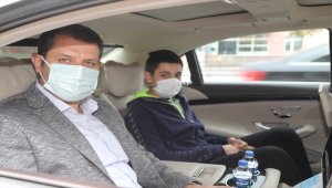 Sivas Valisi Ayhan, öğrencinin makam aracıyla gezme isteğini geri çevirmedi