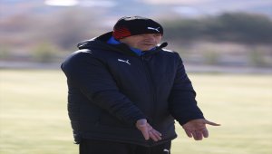 Sivasspor Teknik Direktörü Rıza Çalımbay'dan hakem eleştirisi: 